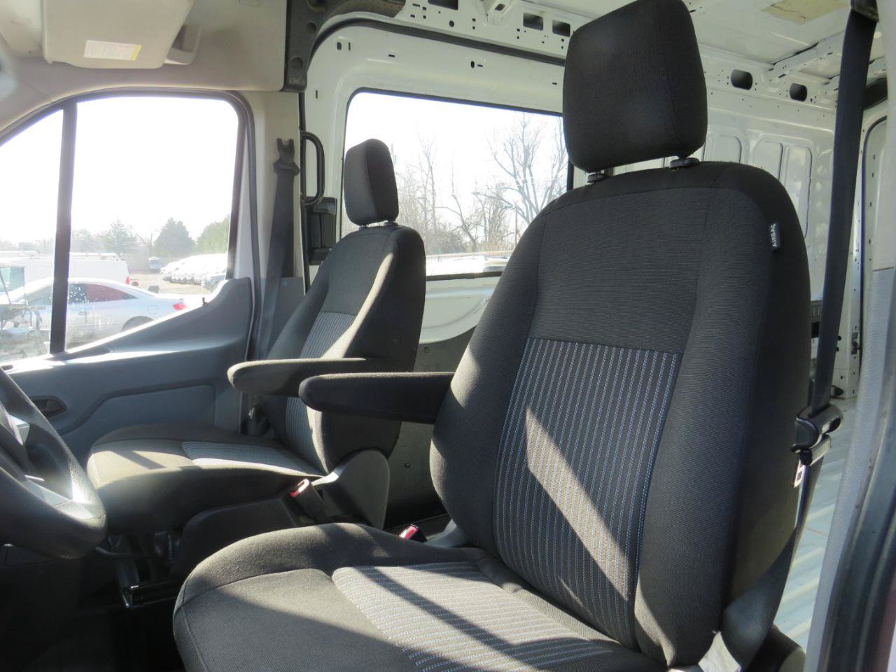 Used 2019 Ford Transit 250 148 Medium Roof RWD image 15
