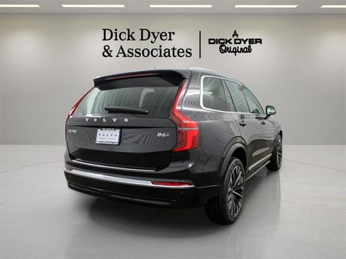 New 2025 Volvo XC90 B6 Plus w/ Protection Package Premier image 2