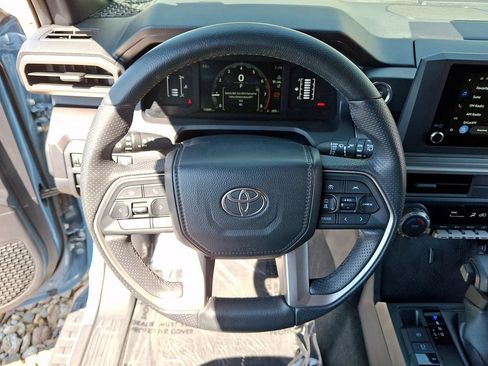 Used 2026 Toyota 4Runner SR5 AWD/4WD image 18