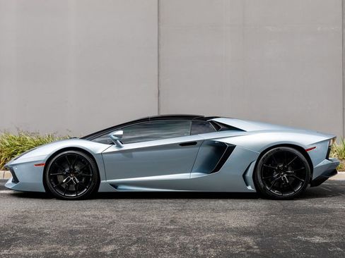 Used 2014 Lamborghini Aventador LP 700-4 AWD/4WD image 2