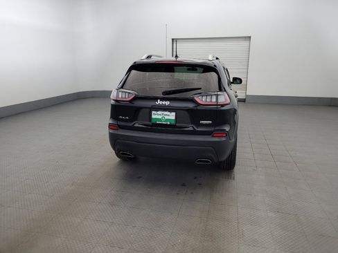 Used 2019 Jeep Cherokee Latitude Plus w/ Cold Weather Group AWD/4WD image 7
