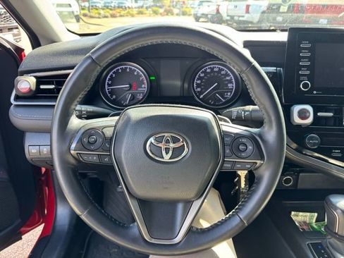 Used 2021 Toyota Camry SE w/ Cold Weather Package image 7