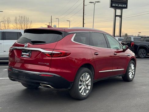 Used 2019 Buick Enclave Essence image 4