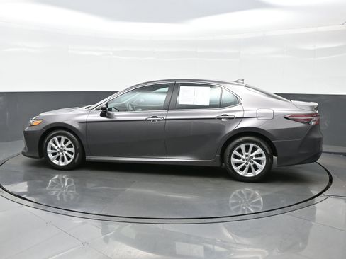 Used 2023 Toyota Camry LE image 3