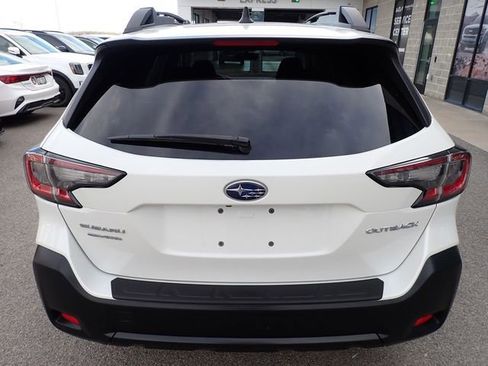 Used 2023 Subaru Outback Premium image 4