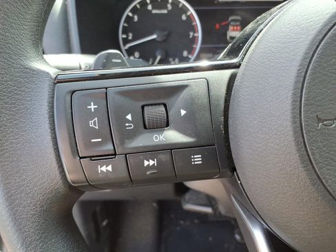 Used 2023 Nissan Rogue SV image 19