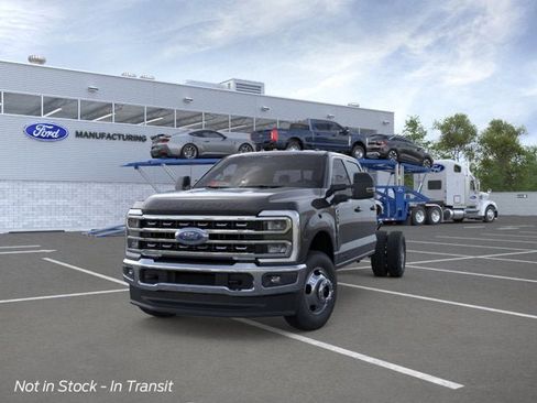 New 2026 Ford F350 4x4 Crew Cab DRW Super Duty image 2