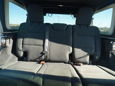 Used 2022 Jeep Wrangler Unlimited Sport image 33