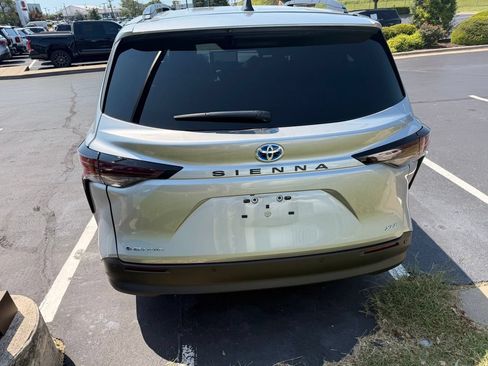 Certified 2025 Toyota Sienna XLE w/ XLE Plus Package AWD/4WD image 6