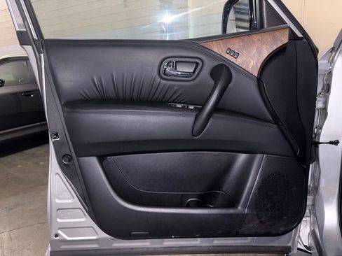 Used 2024 Nissan Armada SL w/ Captain's Chairs Package image 20