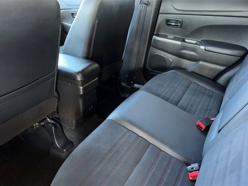 Used 2024 Mitsubishi Outlander Sport SE image 5