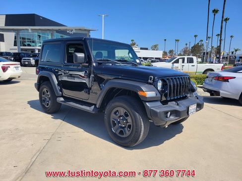 Used 2023 Jeep Wrangler Sport AWD/4WD image 2
