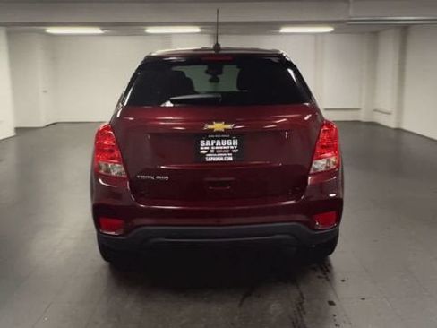 Certified 2017 Chevrolet Trax LS w/ Fleet Convenience Package AWD/4WD image 8