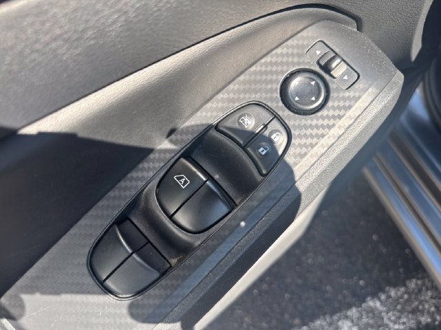 Used 2024 Nissan Altima 2.5 SV w/ SV Premium Package FWD image 13