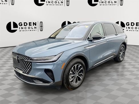 Used 2025 Lincoln Nautilus Premier image 1