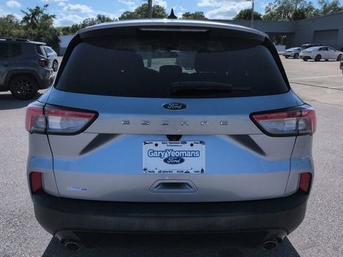 Used 2022 Ford Escape SE w/ SE Sport Appearance Package FWD image 5