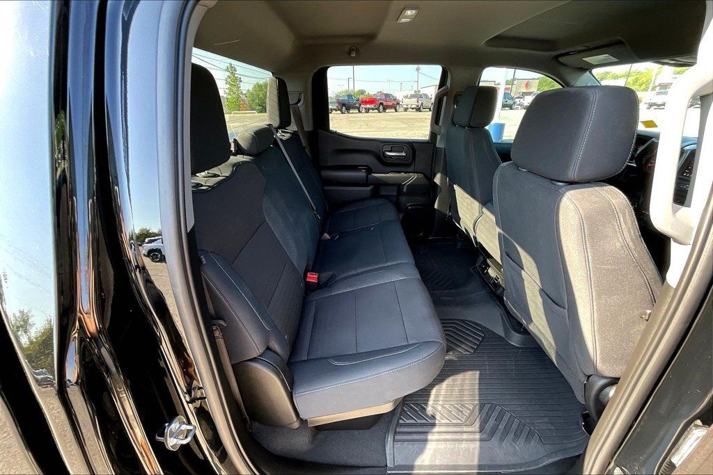 Used 2024 Chevrolet Silverado 1500 Custom Trail Boss AWD/4WD image 23