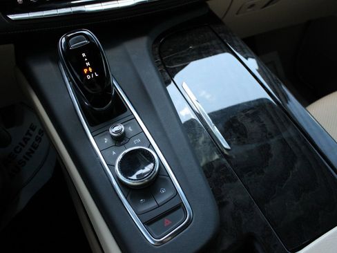 Used 2023 Cadillac Escalade ESV Premium Luxury w/ Performance Package AWD/4WD image 42