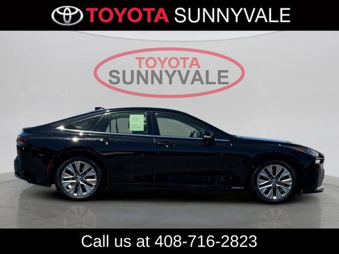 Certified 2022 Toyota Mirai w/ Advanced Technology Package RWD image 9