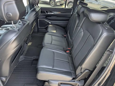 Used 2022 Jeep Wagoneer Series III w/ Convenience Group I AWD/4WD image 23