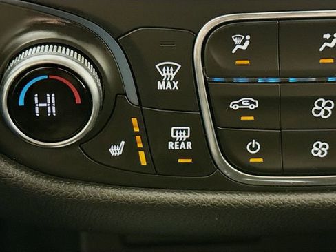 Used 2019 Chevrolet Equinox LT w/ Driver Convenience Package image 19