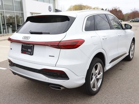 Used 2025 Audi Q5 Premium Plus w/ Premium Plus AWD/4WD image 3