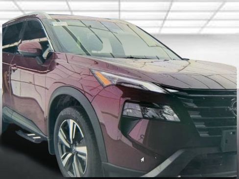Used 2025 Nissan Rogue SL w/ SL Premium Package FWD image 1