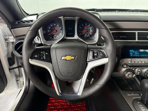 Used 2015 Chevrolet Camaro LS RWD image 15