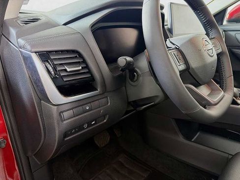 Certified 2025 Nissan Rogue SL AWD/4WD image 8
