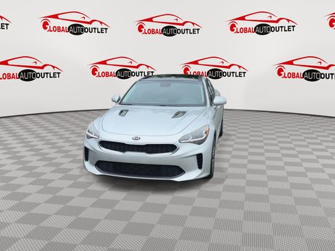 Used 2018 Kia Stinger Premium RWD image 3