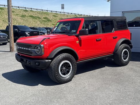 Used 2023 Ford Bronco Badlands w/ Sasquatch Package AWD/4WD image 7