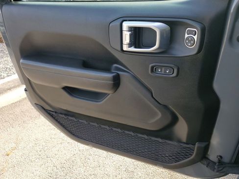 Used 2020 Jeep Gladiator Rubicon w/ Trailer Tow Package image 21