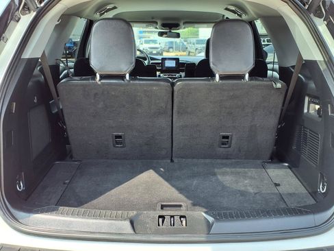 Used 2023 Ford Explorer Limited w/ Equipment Group 301A RWD image 23