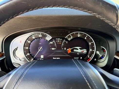 Used 2018 BMW 530i w/ Premium Package image 27