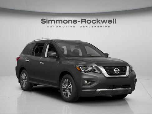 Used 2018 Nissan Pathfinder SV AWD/4WD image 8