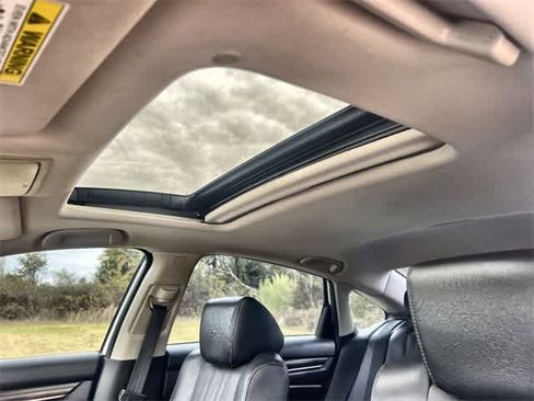 Certified 2018 Honda Accord Touring image 32