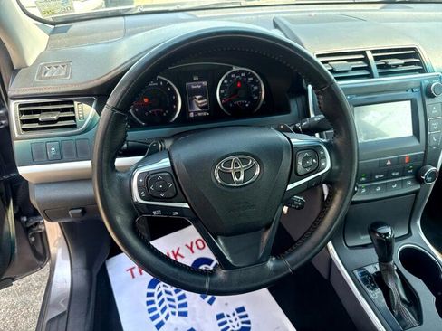 Used 2016 Toyota Camry SE image 11