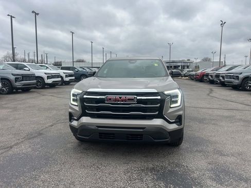 Used 2025 GMC Terrain Elevation image 8