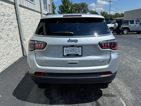Used 2024 Jeep Compass Latitude AWD/4WD image 4