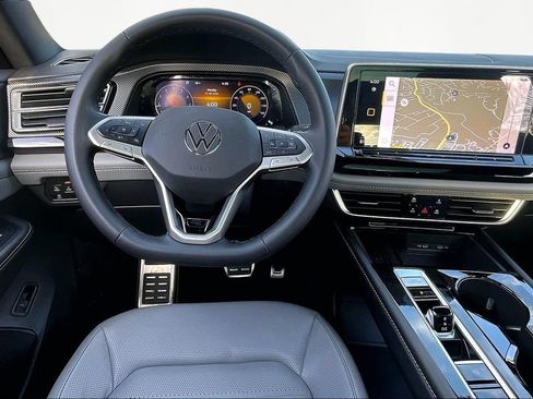 Used 2025 Volkswagen Atlas Cross Sport SEL R-Line image 8