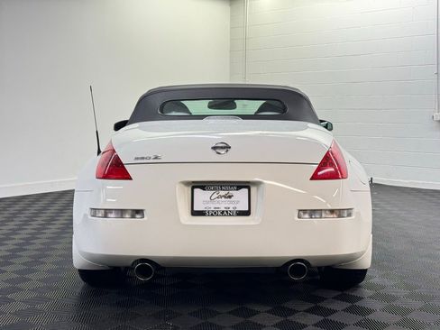 Used 2009 Nissan 350Z Touring image 6