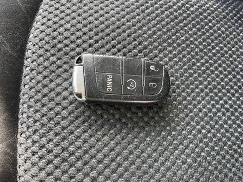 Used 2015 Dodge Journey Crossroad w/ Flexible Seating Group image 44