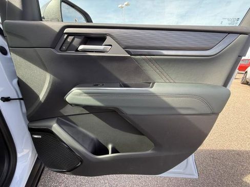 New 2026 GMC Acadia AT4 w/ Super Cruise Package image 38