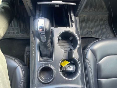Used 2019 Ford Explorer XLT w/ Equipment Group 202A FWD image 28