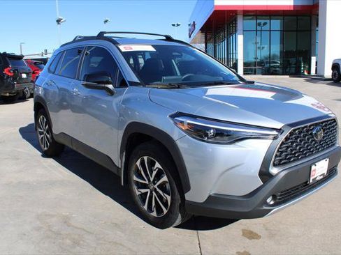 Certified 2025 Toyota Corolla Cross XLE w/ Convenience Package image 1