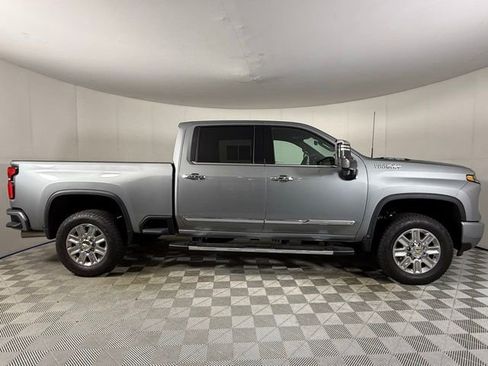 Used 2025 Chevrolet Silverado 3500 High Country w/ Technology Package image 8