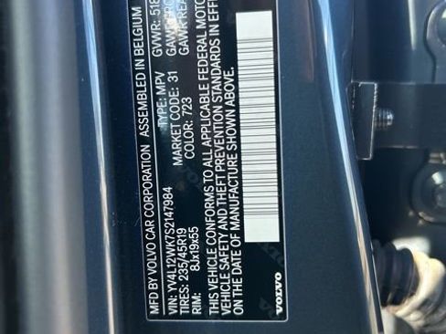 Certified 2025 Volvo V60 B5 Cross Country Plus image 28