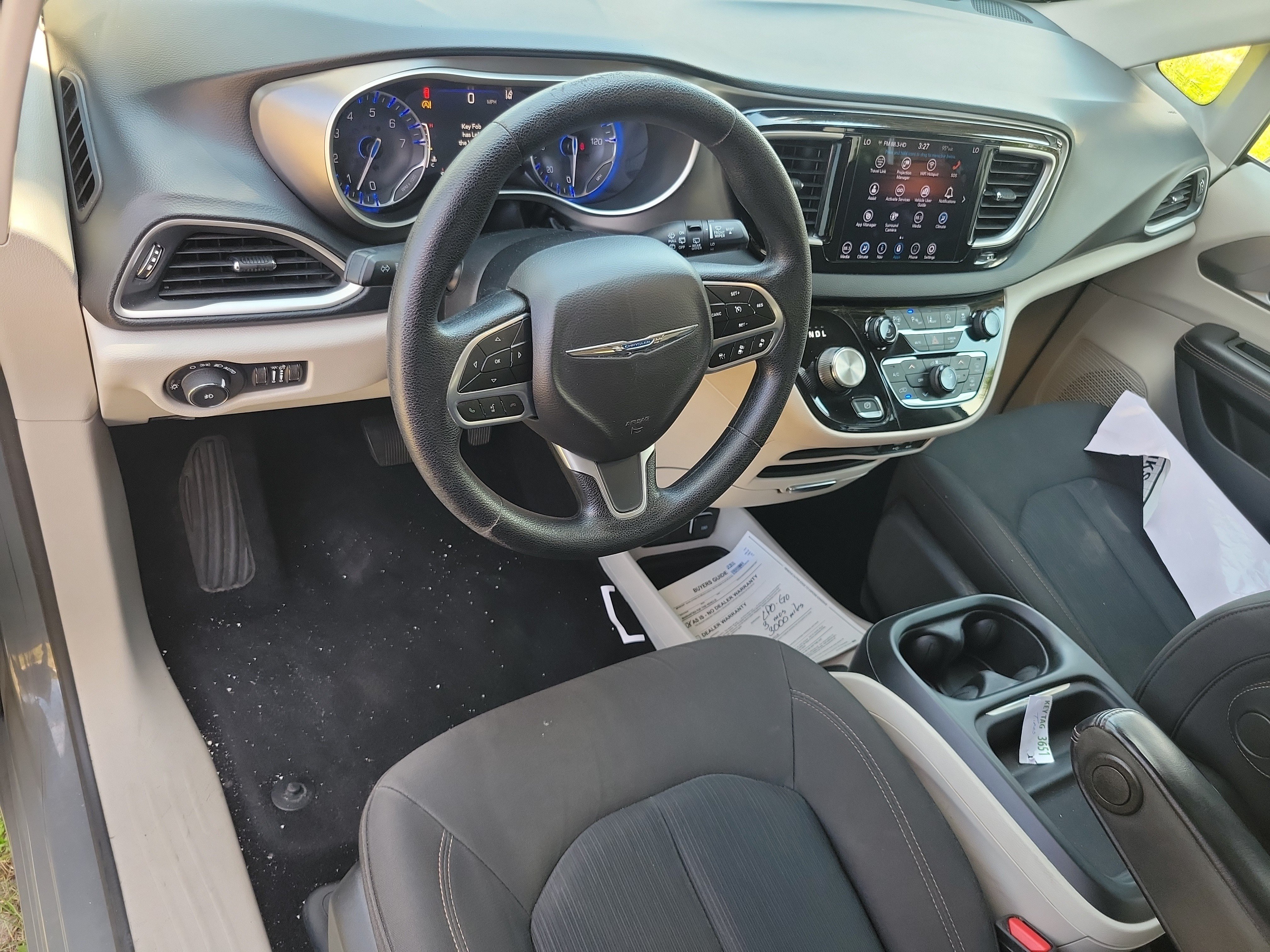 Used 2020 Chrysler Pacifica Touring w/ Advanced Safetytec Group FWD image 12