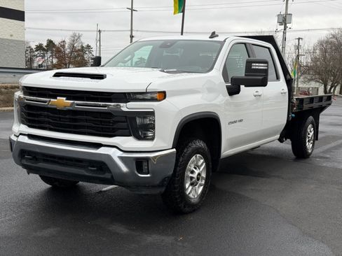 Used 2024 Chevrolet Silverado 2500 LT w/ Convenience Package AWD/4WD image 4