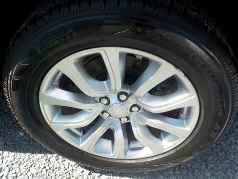 Used 2017 Land Rover Range Rover Evoque SE image 30